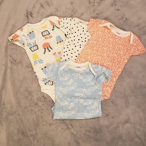 Gerber Onsies, SZ 3-6 months